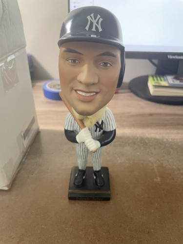 Derek jeter bobble head new - derek,