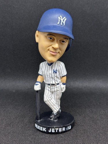 Derek jeter bobblehead - derek,